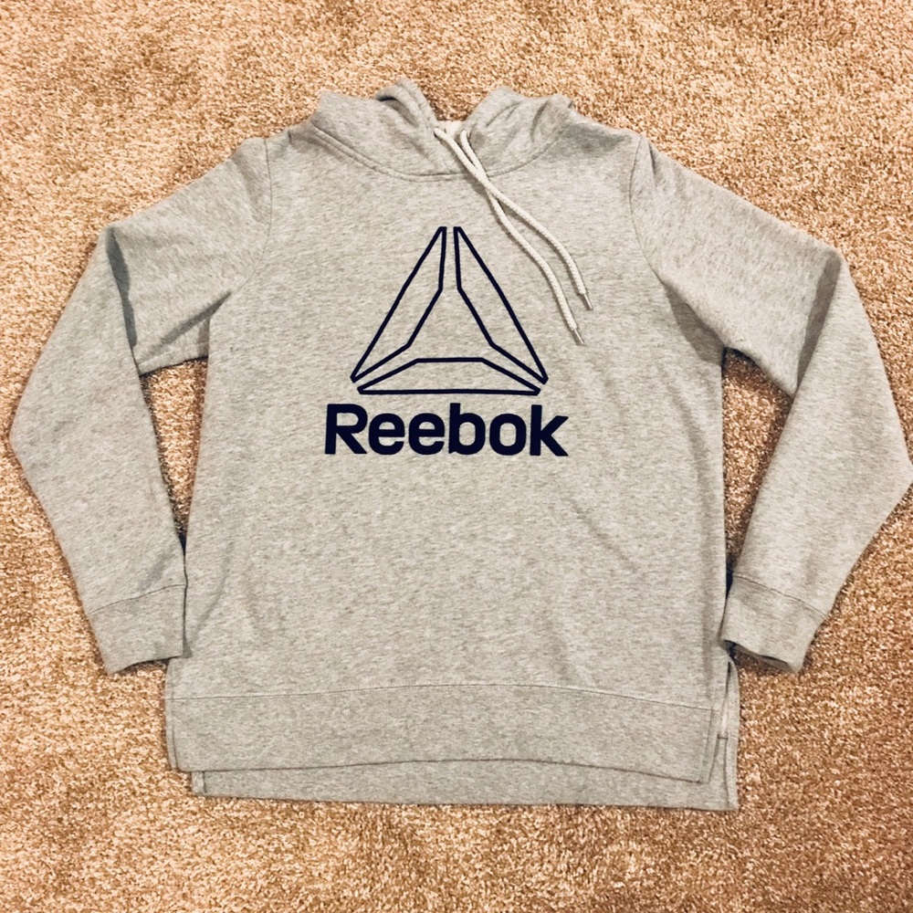 !!ONE DAY SALE!!👟Reebok sweater👟